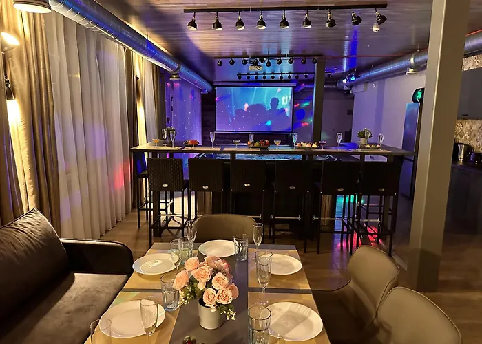 Apartment Cinema And Party Riga