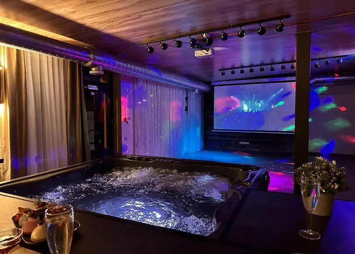 Cinema And Party Apartament *